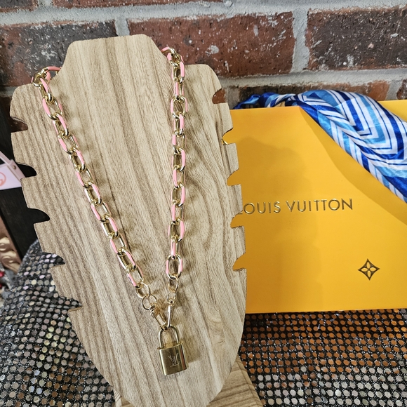 Louis Vuitton Gold Lock #316 - Picture 1 of 5